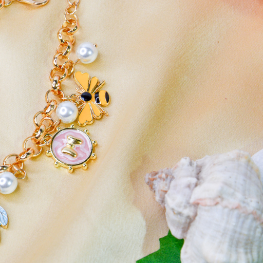 HoneyGarden Pearl Charmbracelet - Image 5