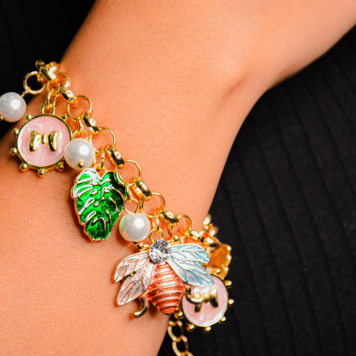 HoneyGarden Pearl Charmbracelet - Image 2