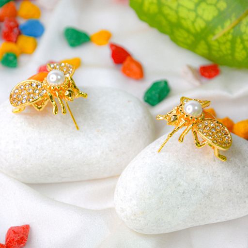 Sunlit Honeybee Pearl Stud Earrings - Image 3